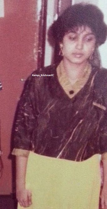 Meg_Prajakta's tweet photo. Found an old Picture of @meramyakrishnan 
She's Looking so Cute 🤗😍

#RamyaKrishnan #SouthActress #Young #EverGreen #Bollywood #oldPicture #Sassy #Hot https://t.co/LxYVpeRYyC