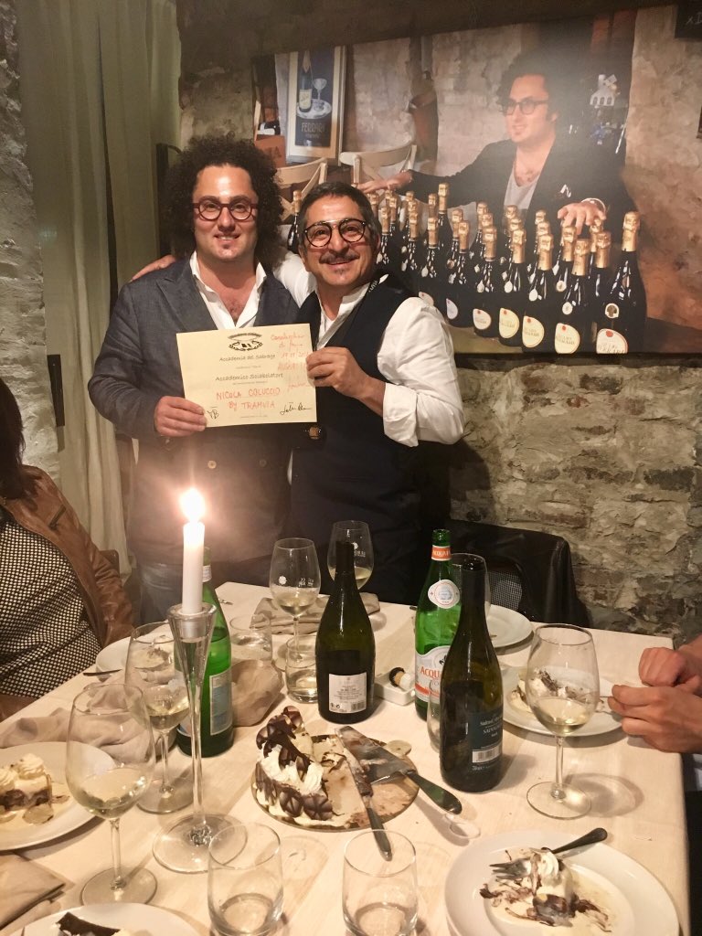 Tramvia's tweet photo. Nicola diplomato Sciabolatore al Tramvia . Auguri!!!👏🏻🥂🎉🍾 #Sabrage #Accademiadelsabrage #bollicine #champagne #sciabolata #sciabolatacontrollata #ristorantetramvia https://t.co/3KDxpYeWeQ