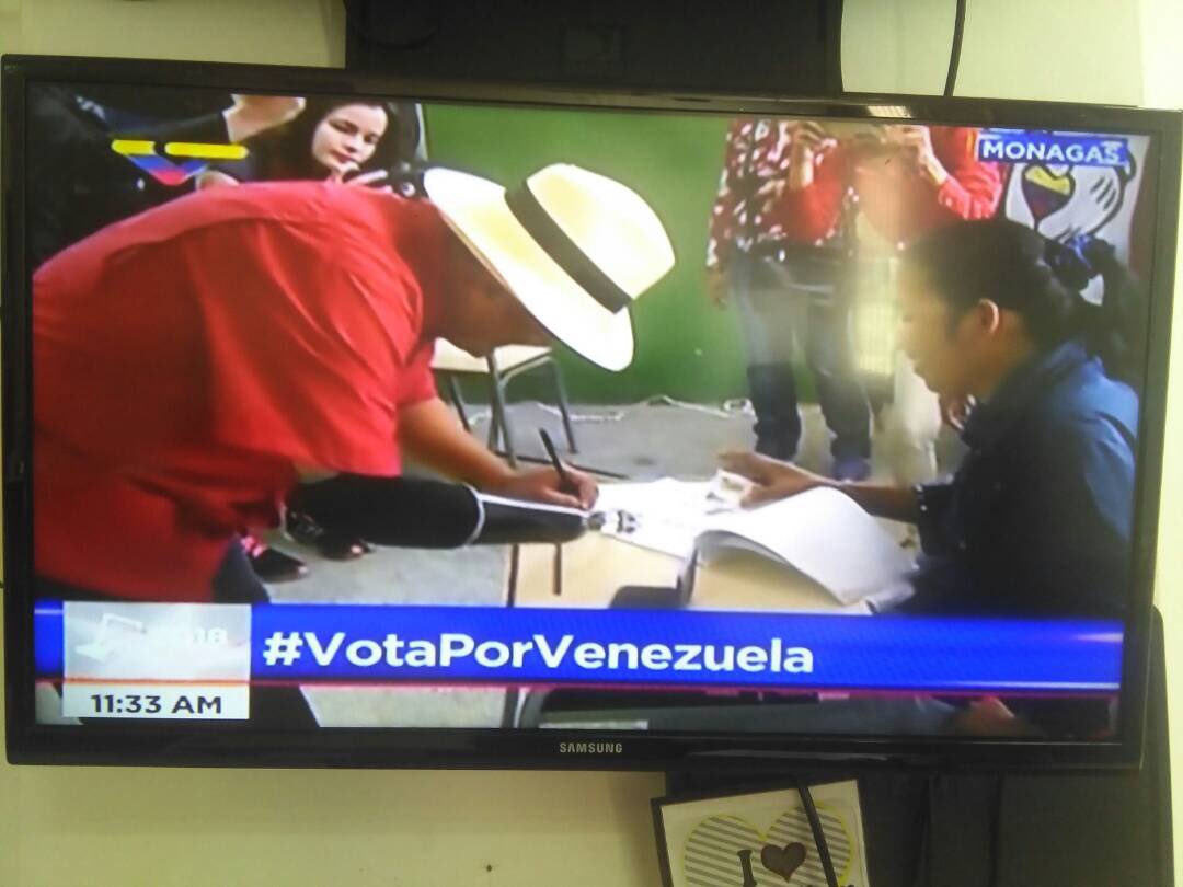 jdavidcabello's tweet photo. #VotaPorVenezuela aquí estamos en nuestro Furrial Votando por la patria votando por el futuro votando por la Revolución vamos todos a Votar que nadie le falle a Chávez Nosotros Venceremos https://t.co/fnV57yE450