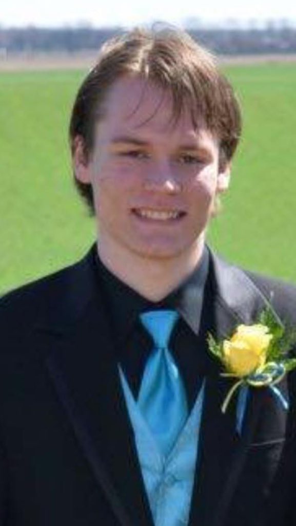 jill_batterham's tweet photo. Please help kids with depression &amp; suicidal tendencies. I lost my son March 4, 2017. Whitney's Walk helps these families! Please follow the link provided to donate. Any amount accepted &amp; appreciated! Thank you &amp; go "Team Jesse"!https://t.co/SyQiTzhqfP… https://t.co/9AhjnLBLNL