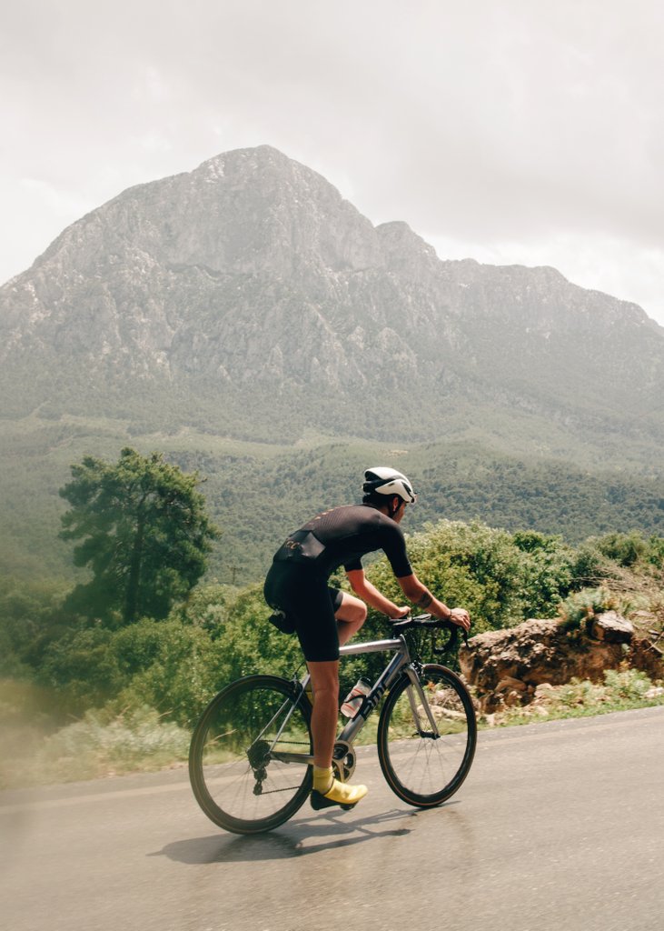 Toroslar'ın manzarası eşliğinde Geyikbayırı tırmanışında sıcaklık 43 dereceye ulaşmışken yağmur imdadımıza yetişti.