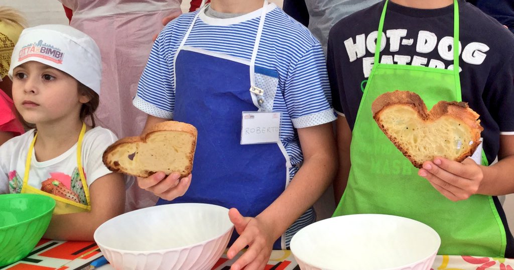 tfd_acqua's tweet image. #20maggio Siamo pronti per il #foodparty2018 #breadway #Matera Abbiamo trovato una fetta di pane a forma di❤️ #Bari