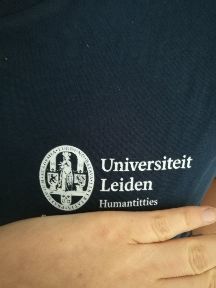 Mijn huisgenoot heeft dus t-shirts laten drukken en