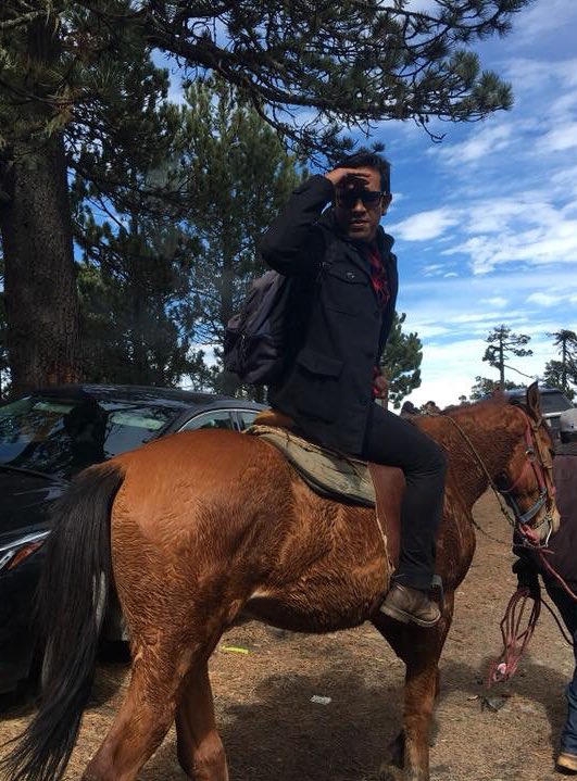 Negrocamara's tweet photo. Regrese, y a caballo https://t.co/q0OrLlIbNb