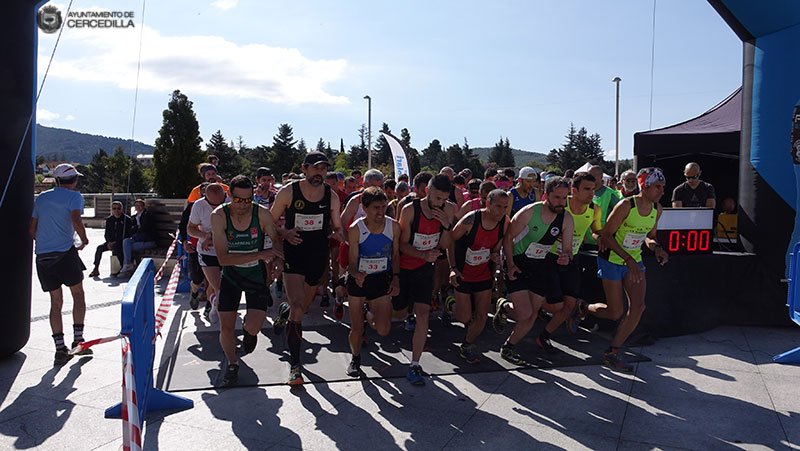 AytoCercedilla's tweet photo. Enrique Meneses se corona de nuevo en #Cercedilla como campeón de Madrid de carreras de #montaña junto a la belga Charlotte Cotton.  Antonio Juan Barceló y Esther Ramos ganadores de la carrera popular. https://t.co/48OOWyJkML