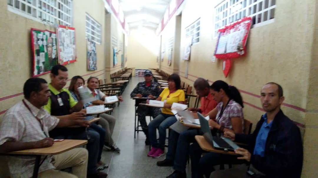 laflormasbell's tweet photo. #votoporVenezuela Cefounes Monagas activados en sala política,hoy día de fiesta electoral a la reelección de nuestro presidente obrero @NicolasMaduro Hasta la victoria siempre, https://t.co/pF48YH70AJ