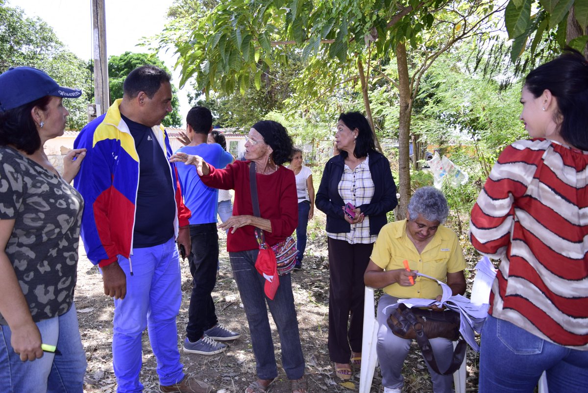 A_RodolfoVicent's tweet photo. Supervisando los Puntos rojos del municipio, todo con normalidad, todos a votar!
#MaduroPresidente 
@DanteRivasQ @Juniorgpsuv @franciscopsuv74 @CuliGonzalez @NicolasMaduro @YVKEMargarita @Tanvago11 @carlirevolucion @krina_aguilera @KendyGraterol @contrasenaTV @DPresidencia https://t.co/UnvTQiKvcg