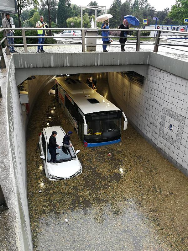 Anlatmaya gerek yok. Görüyorsunuz !