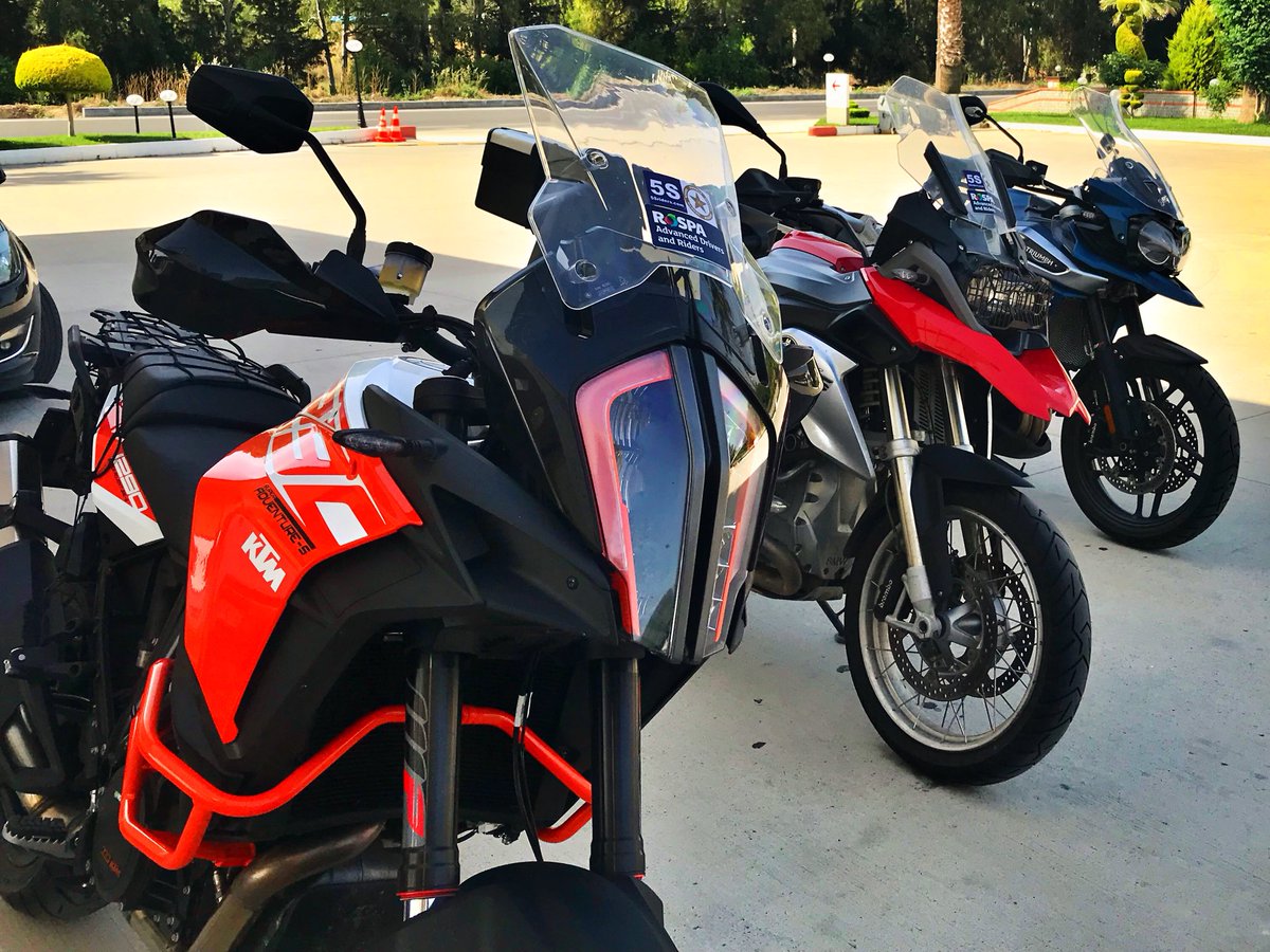 ZaferAkcay's tweet photo. KTM 1290 S... Yeni motorla ilk gözlem. #rospa #5sriders https://t.co/7Ayh0i5hjZ