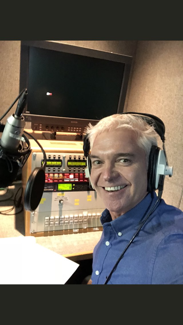 danBlake1998's tweet photo. Ladies, you may not like it but this is what the perfect male looks like: In the future they will make Jurassic Park but entirely populate it with @Schofe #perfect #youmyboo https://t.co/QWsGeUwlb6