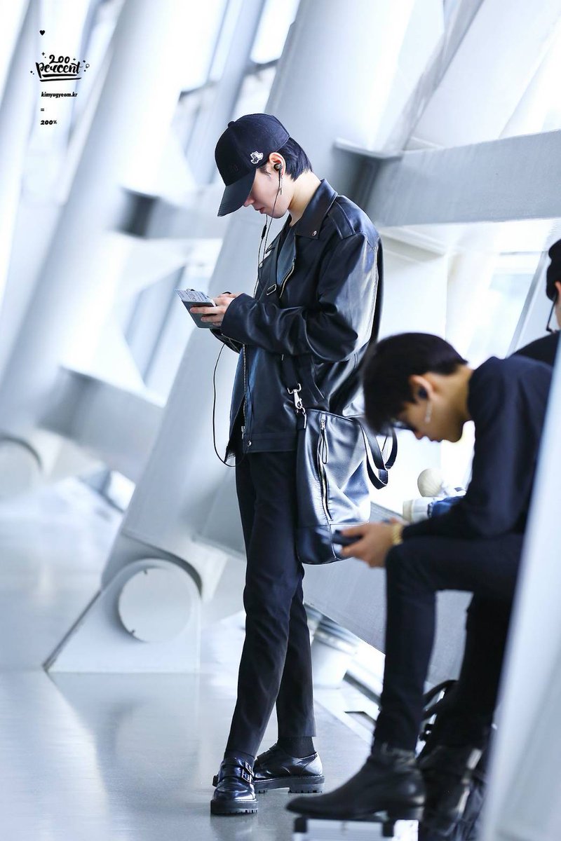 Pankaew4's tweet photo. ทำไมดีต่อใจเเบบนี้น๊ะ หลงเมนตัวเองเป็นรอบที่ล้าน #GOT7 #MTVLAKPOPGOT7 #PremiosMTVMiaw @GOT7Official https://t.co/a9p93R3SUi