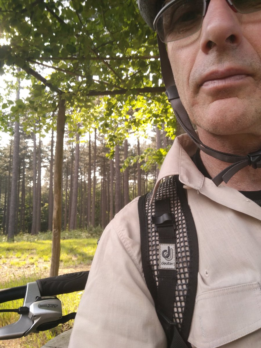 Boswachter_Marc's tweet photo. Mijn #weekenddienst voor vandaag zit er zo goed als op.
Met de fiets toezicht in #Heverleebos en #Meerdaalwoud en probleempjes oplossen op #bivakzone, #BBQzone, verwittiging 2 #loslopendehonden
#Fietsbrigade #DeArenbergs https://t.co/tgm1QfIc9e