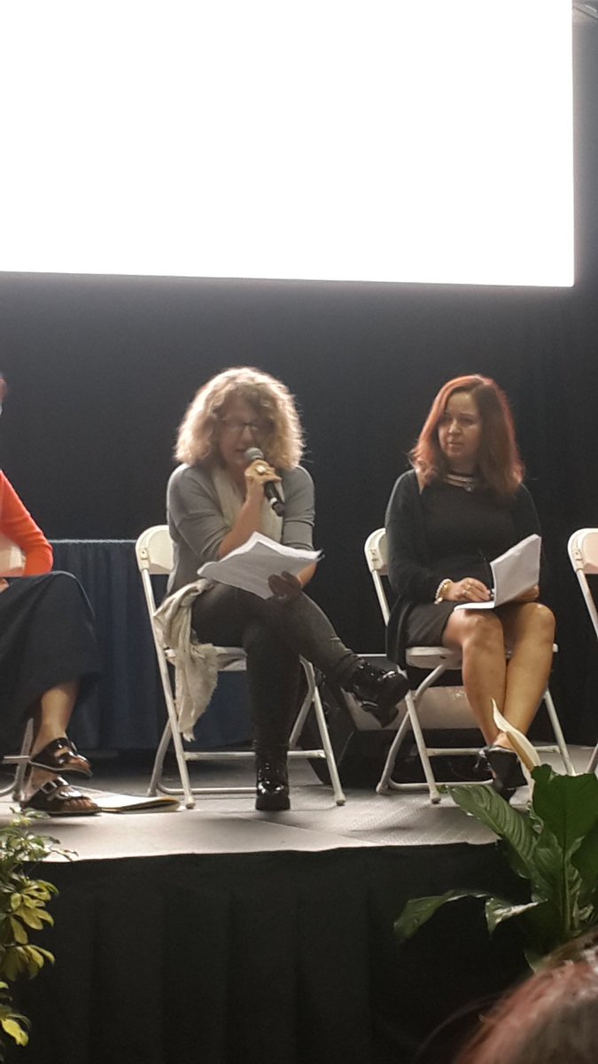 CeciliaOubel's tweet photo. Paula Pogré en panel de cierre #icot18 compartiendo acciones y perspectivas de transformaciòn educativa en América Latina. L@titud + Visible Learning + EmPecemos https://t.co/rGnu3HqyTD