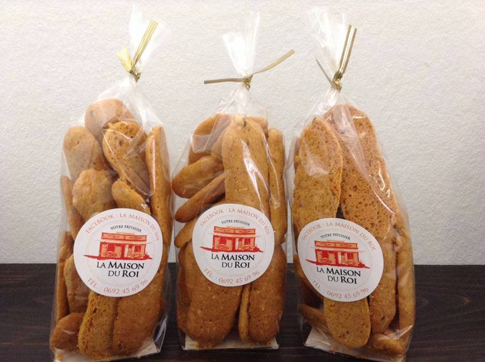 Creolineboutik's tweet photo. #Créoline vous propose [en boutique: au 14, rue Auguste Babet - Saint-Pierre de la Réunion] de délicieux biscuits aux épices (curcuma, cannelle, girofle, muscade, graines de carvi) pour accompagner votre thé ou votre café ☕. SANS CONSERVATEUR NI COLORANT.
#LaReunion #food 🛒 https://t.co/RFI7xp0vE5