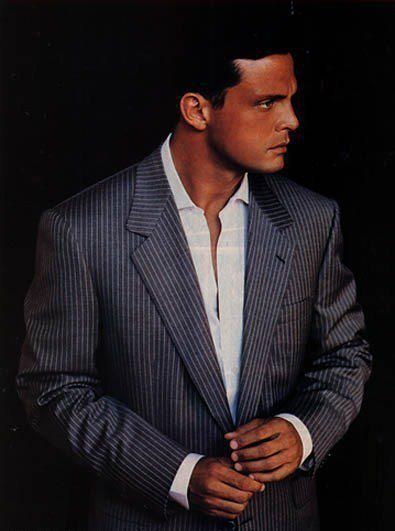 radiofanatica_'s tweet photo. "NO EXISTEN LÍMITES" @LMXLM

#LosDomingosBrillaElSol

https://t.co/fJPoAfgkag | 107.6 #Madrid

No existen #límites, cuando me afianzo de ese 
tiempo en que eres mia

ese delirio donde se #excede lo irreal, lo #inexistente ....

🎼🎼🎼🎼 https://t.co/zHmvR3Xxt8