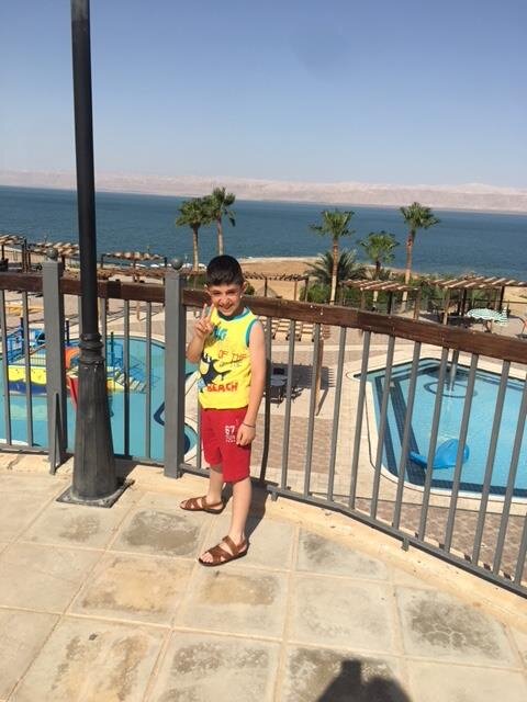 Grade_4A's tweet photo. من أجمل الأوقات التي قضيتها مع عائلتي في #البحر_الميت  مستمتعا في أجواءه و مستفيدا من فوائده العلاجية. 
#انا_واهلي_في_بلدي
@ASG_BSA
@Deadsea #tourism #family #Jordan https://t.co/y4GiHd5ATk