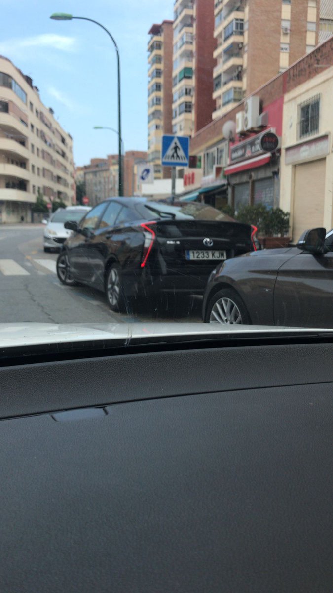 ELITE_COSTA_SOL's tweet photo. Hola @malaga sería posible ampliar las calles colindantes a la estación de @Renfe y @malagairportAGP ? Los coches de @cabify_espana ocupan todos los aparcamientos y parte de la calzada, incluso en doble y triple fila.
#StopCaptacionIlegal
#ControlTelematico
#PoliciaEspecializada https://t.co/eG7hcJqaHQ