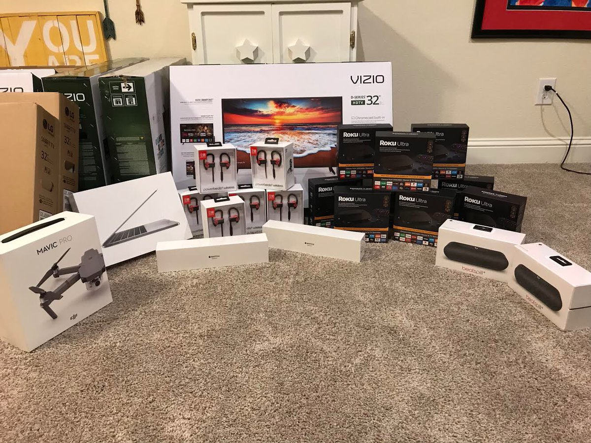 forneyhigh18's tweet photo. Look what you can win at project graduation!!!!🎓👏🏻😆
10 tv’s
9 Roku
9 Power Beats
1 Drone
2 Beats speakers/Pill
1 Apple MacBook Pro
2 Apple Watches
And there is still a ton of things to win!!!! https://t.co/1AuAWz2Ai1