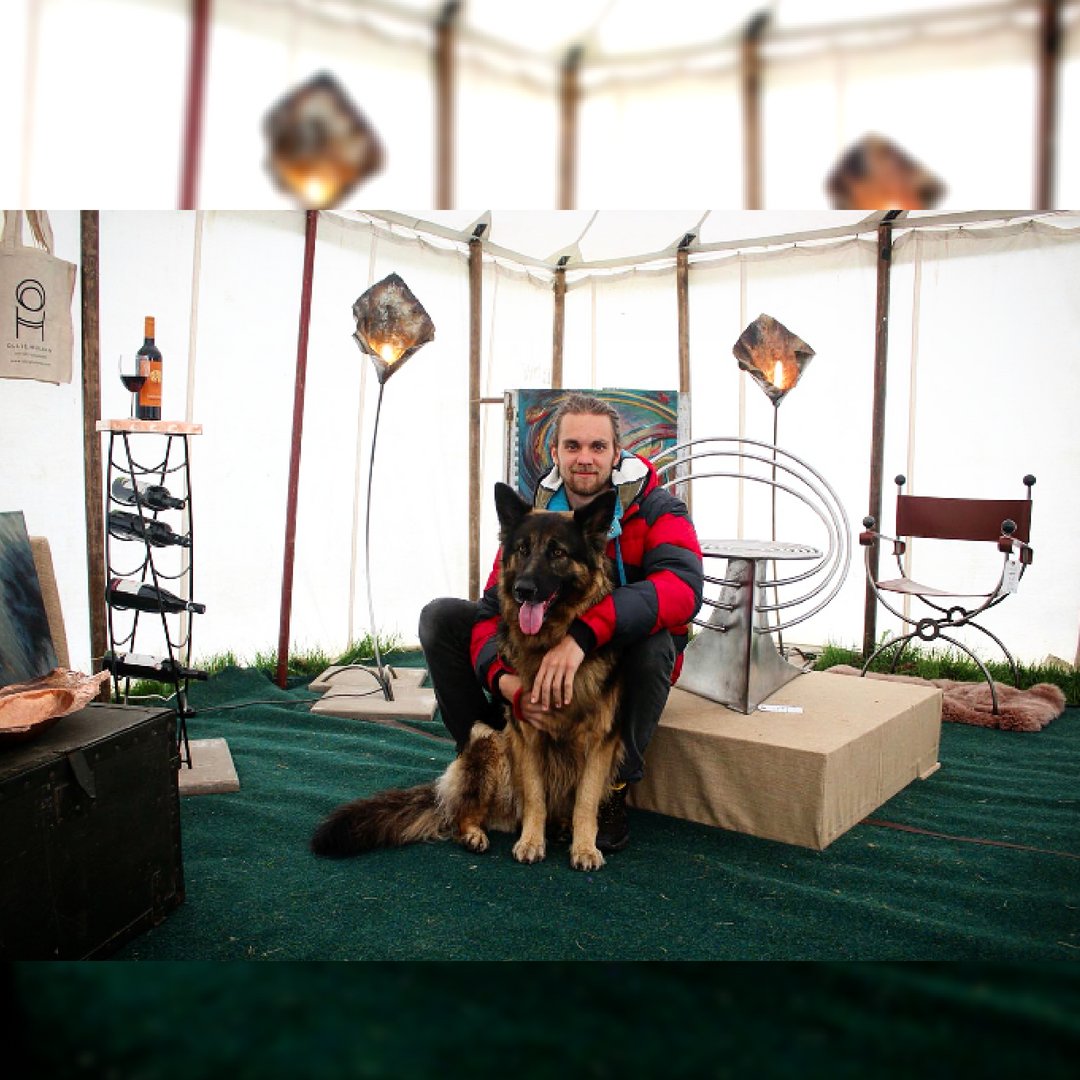 OHolmanDesign's tweet photo. #Throwback to Living Crafts Was such a good surprise when my Wolfie surprised me at my show,  thanks mummy for bringing her in.
#germanshepard #germanshepards #doggoals #caninefeels #interiordesign #interior #showtime #furnituredesign #contemporarydesign #designer #artist https://t.co/1u5pBstoqg