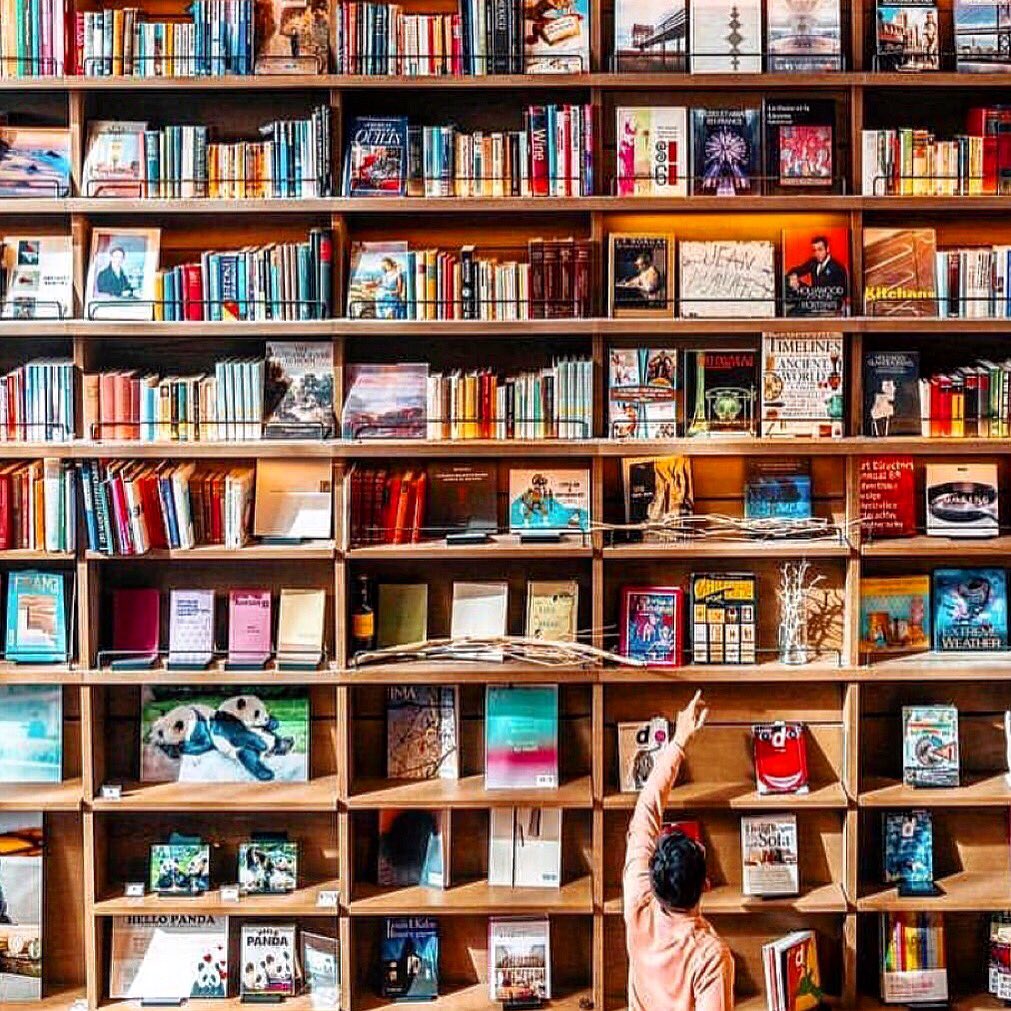 “By the time you’ve finished a book, something has shifted within you. Books have the power to change you”
- <a href="/Elif_Safak/">Elif Shafak</a> #Bazaarlitsalon 📚

An #inspirational day with <a href="/bazaaruk/">BazaarUK</a> hearing from award-winning novelists📖 Link in bio for tickets to our next #bigbookfestival #event✍️