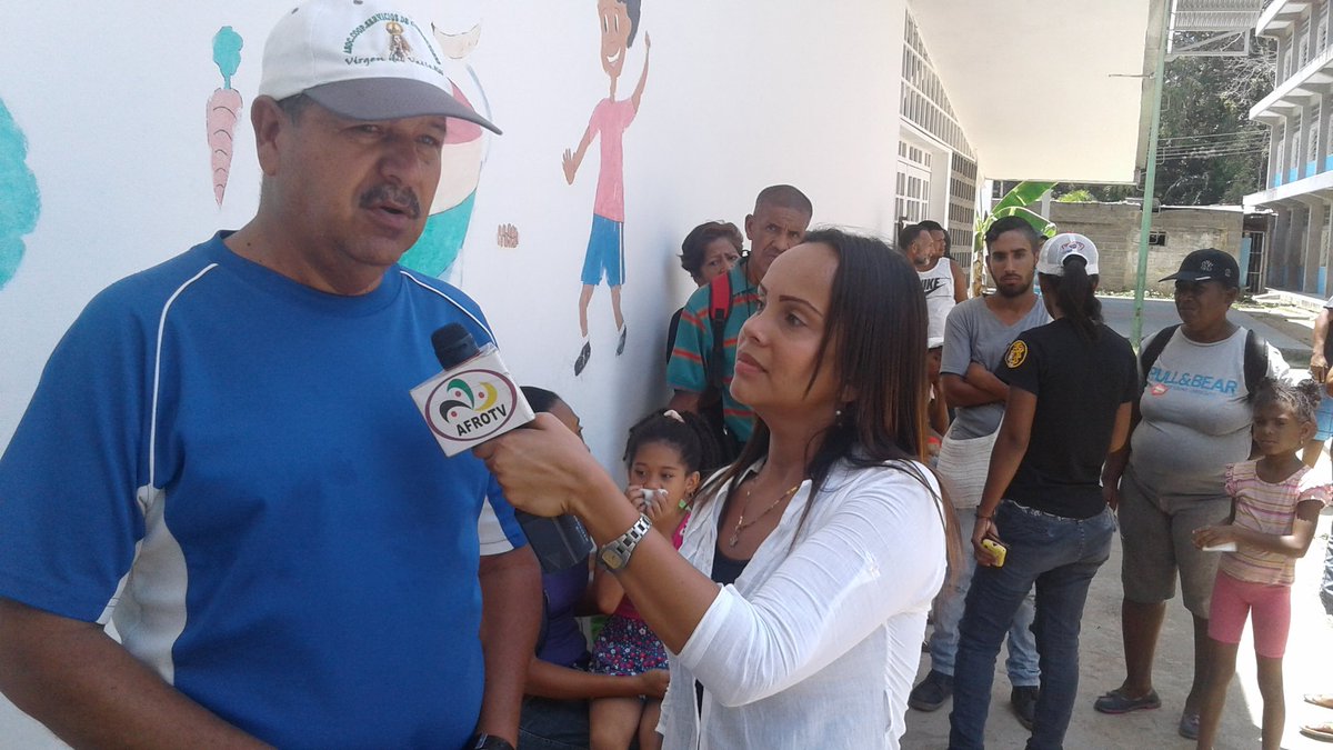 AFROTVB_Oficial's tweet photo. #Ahora desde escuela Bolivariana San José elector Eduardo Morales indica que proceso está transcurriendo rápido y con total normalidad. @YVKE_MUNDIAL
@afrochucho @movimientoafro1 #AfrosVotanPorVenezuela https://t.co/ytAsv1anwV