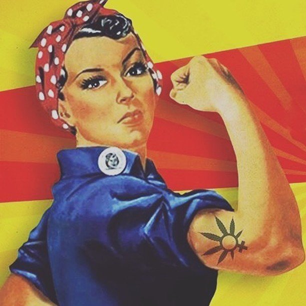 GreenGoddessSup's tweet photo. Reposting @tightpac:
We can do it!  #Regram via @frogville_farms
.
.
.
.
#rosietheriveter #womeninweed #powerfulwomen #weed #feminism 
#feminist #tightpac #cannavac #green #cannabis #storage #cannabisculture #cannabiscommunity #420life #mmjlifestyle #mmj #medicalmarijuana https://t.co/a05E2CDva7