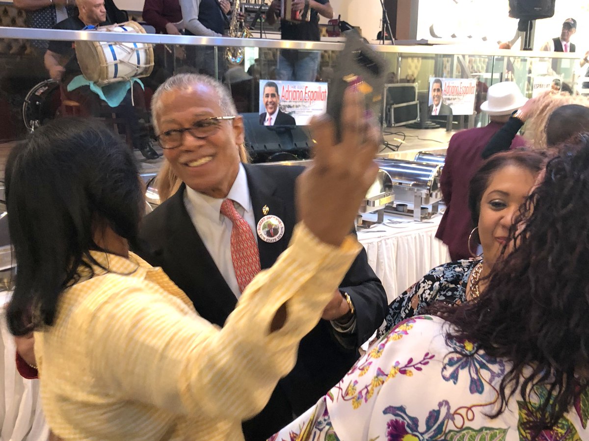 RJackson_NYC's tweet image. Great time visiting with members of @nmdcclub - lots of fun, friendship and selfies. Together we can make our city fairer and our future brighter. #DemocraticUnity #SiSePuede