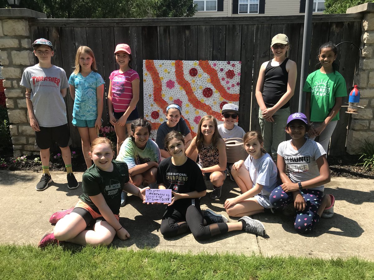 MissLodico's tweet image. Our garden project is complete!Thanks to the parents and students who volunteered their time on a Sunday to help finalize and install the projects, as well as pull weeds and plant new flowers. The garden looks beautiful, and I’m so proud! @greDCSD @DublinEF @BrookdaleLiving