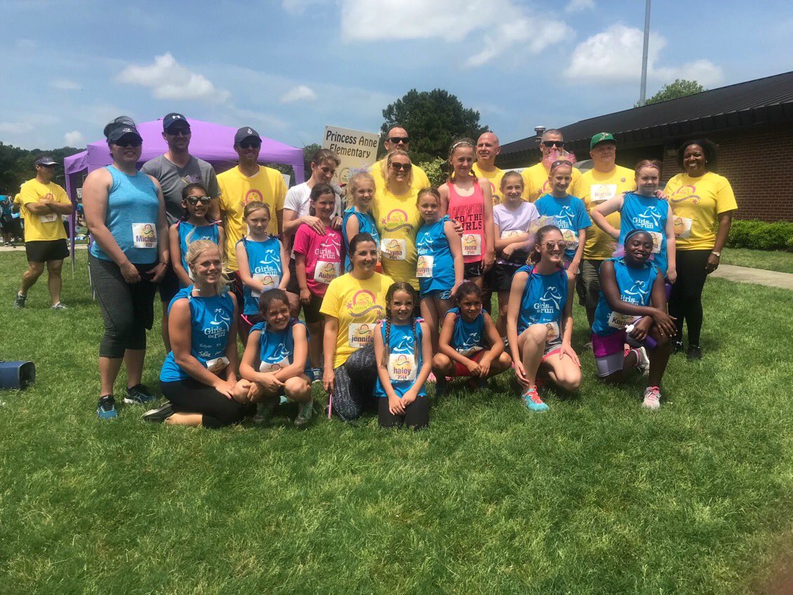 MrsWilliamsVB's tweet photo. Beautiful day for a 5k with some amazing girls and their equally amazing running buddies!! #girlsontherunissomuchfun @paeseagulls @MissB_Arnold https://t.co/tzWYNG24zm