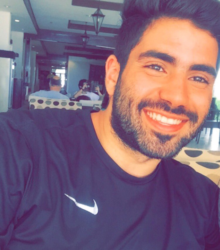 ErqsosiM's tweet photo. #BeardsBreakTheInternet https://t.co/LlLtX5PoKr
