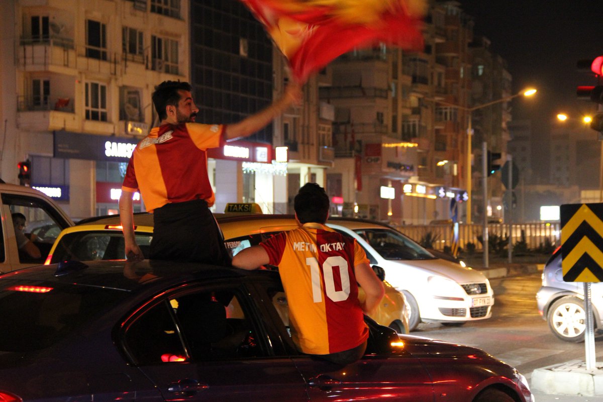 HaberMaki's tweet photo. Antalya'da Galatasaraylıların şampiyonluk coşkusu
https://t.co/z25P4WlFu5 https://t.co/xlM0vnIh5x