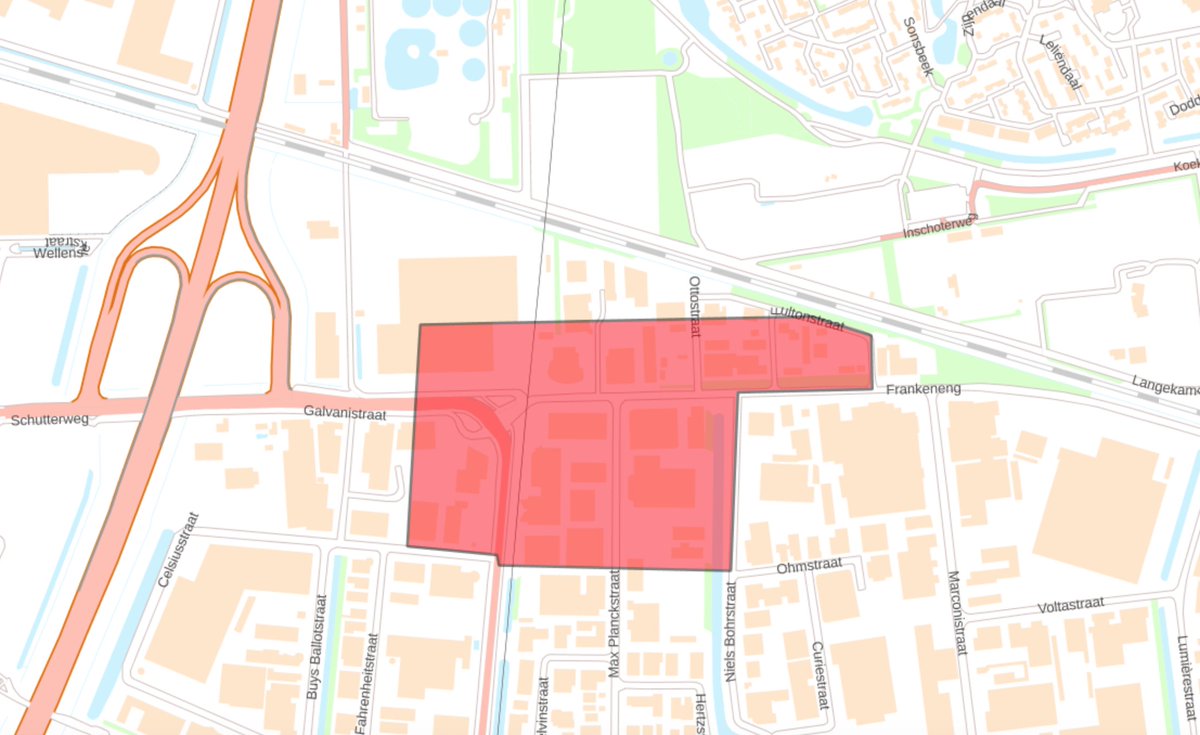 Hier ziet u het huidige getroffen gebied na de brand aan de Fultonstraat in #Ede waar #asbest vrij kwam. https://t.co/oWPsmUy1Wx