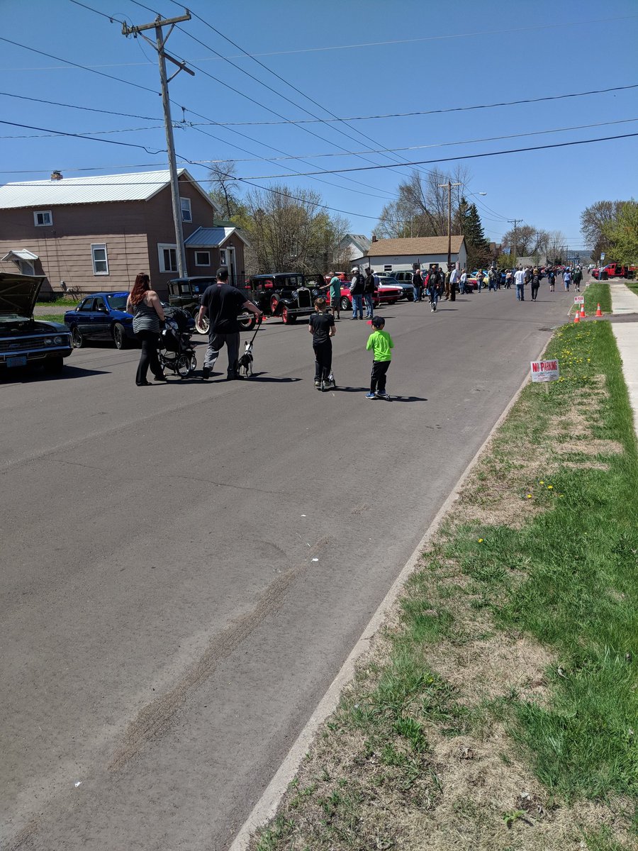 N. 5th St. is closed between Grand Ave. and Catlin Ave. until 3pm for the Kars at the Kitchen car show. Come on down and say "hi" to Officer Esler and Officer Jago!