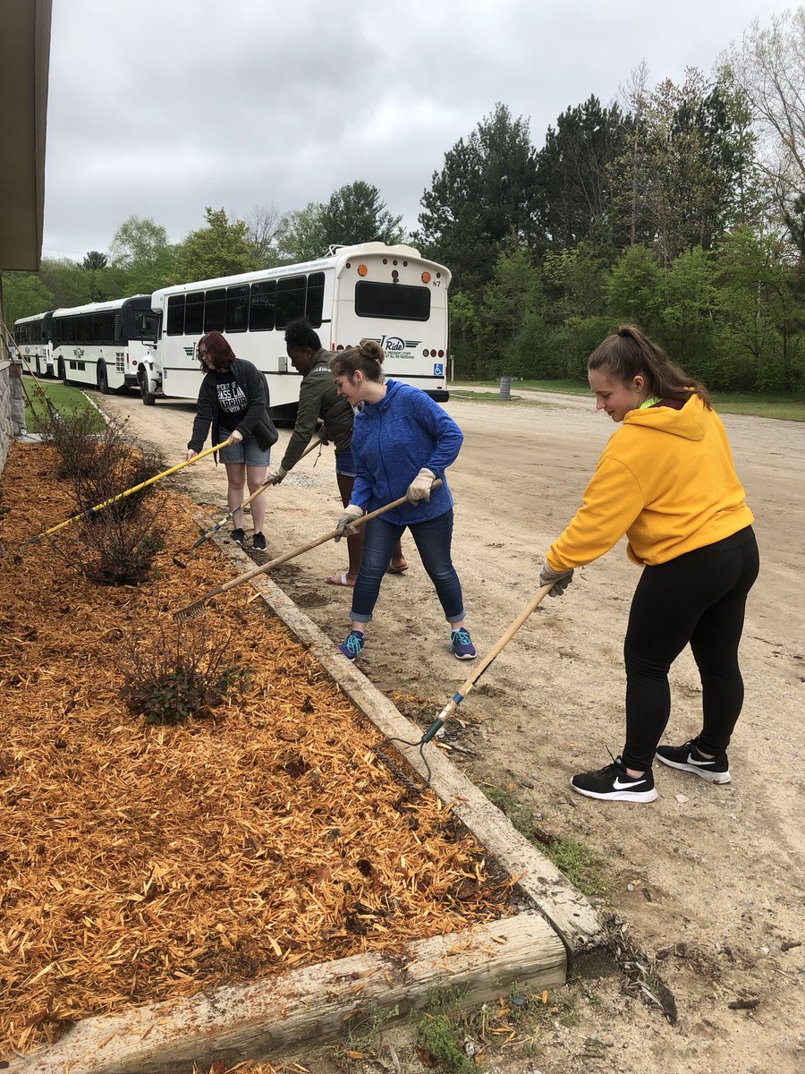 CMU_LCamp's tweet photo. Day 3 of LCamp consists of our service project! Thank you to Isabella County Parks for having us. Our participants and staff enjoyed learning about the concept of citizenship today! #LCamp2018 https://t.co/factxOaFFw