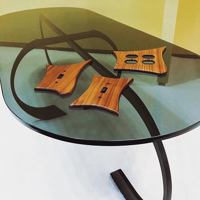 postandgleam's tweet photo. Chillin

Interlock Cocktail Table and MCM-inspired Switchplate Covers 
@icff_nyc #icff2018 
Booth 2265

#icff #furnituredesign #design #mcm #inspired #brass #walnut #interiordesign #industrialdesign #furniture #madeinla #madeinusa #shoplocal #smallbusine… https://t.co/U0MO5ZT7w5 https://t.co/EsUln2qPS4