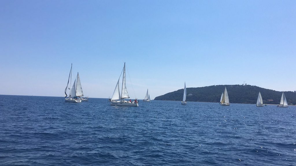 AXA_Partners's tweet photo. AXA Assistance soutient la nouvelle édition de la Samu's Cup et souhaite à tous les participants une belle course ! https://t.co/1tSJ0A1gmL