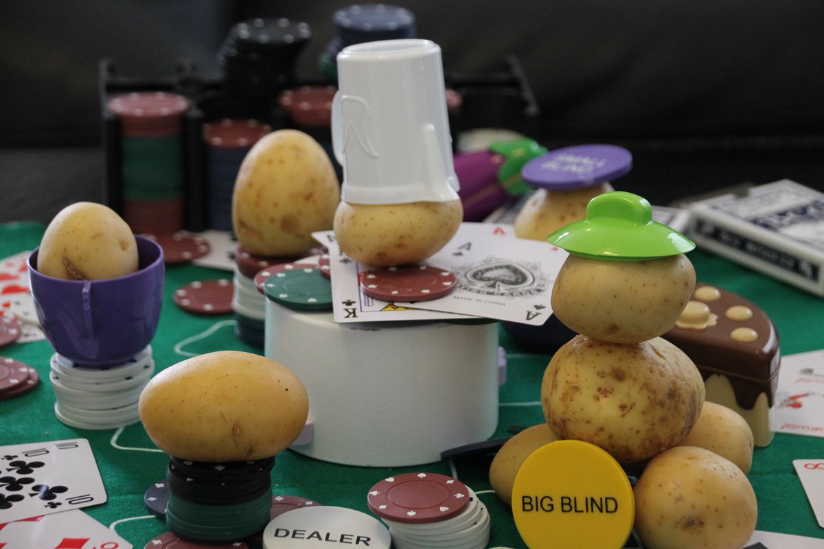 YanitoMazes's tweet photo. That is correct. These are just potatoes playing poker
#potato #poker #photoshoot https://t.co/EMzWKf1Tzq