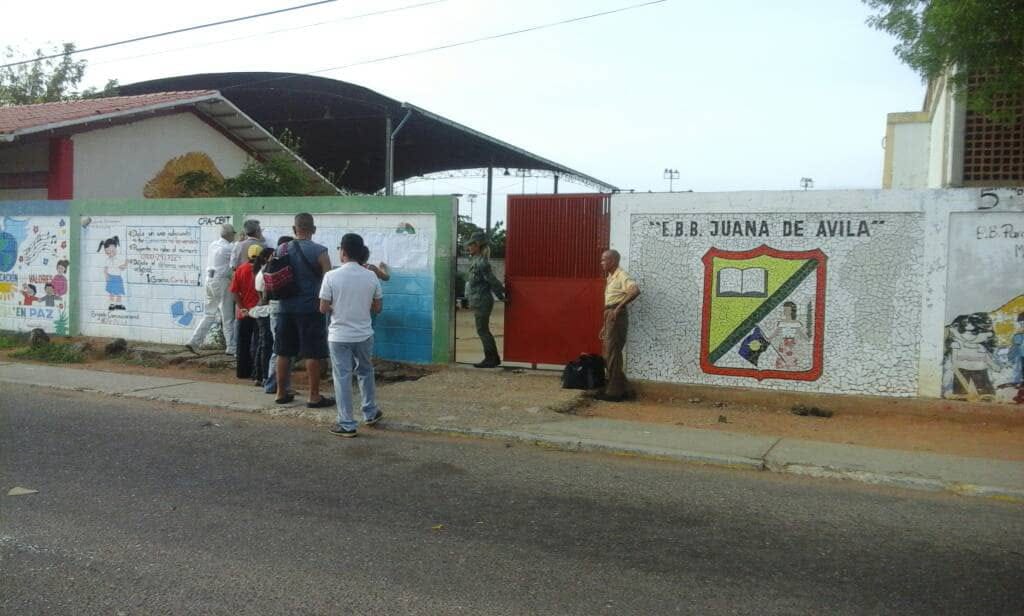 NTN24ve's tweet photo. 📸 [#FOTO] Así se encuentran las calles de Maracaibo, Zulia: Reportan poca participación electoral (Vía: @leandromdf) #20May https://t.co/oy7niu3bhi https://t.co/EYvgPb6SCl