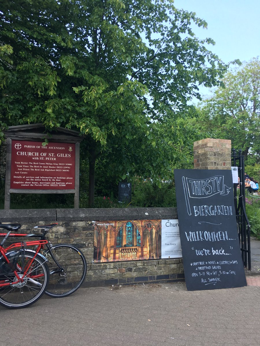 Pop up bar in a churchyard #ThirstyCambridge