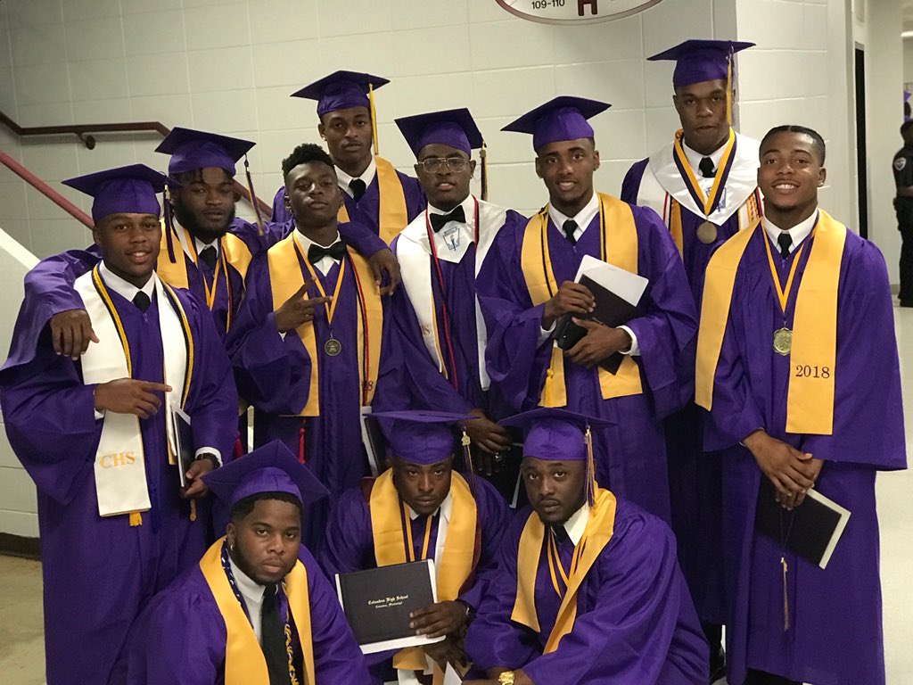 Casey22Smith's tweet photo. Moment of “Truth”🍼 .. just the beginning🎓✅ https://t.co/p8Kj74giw4