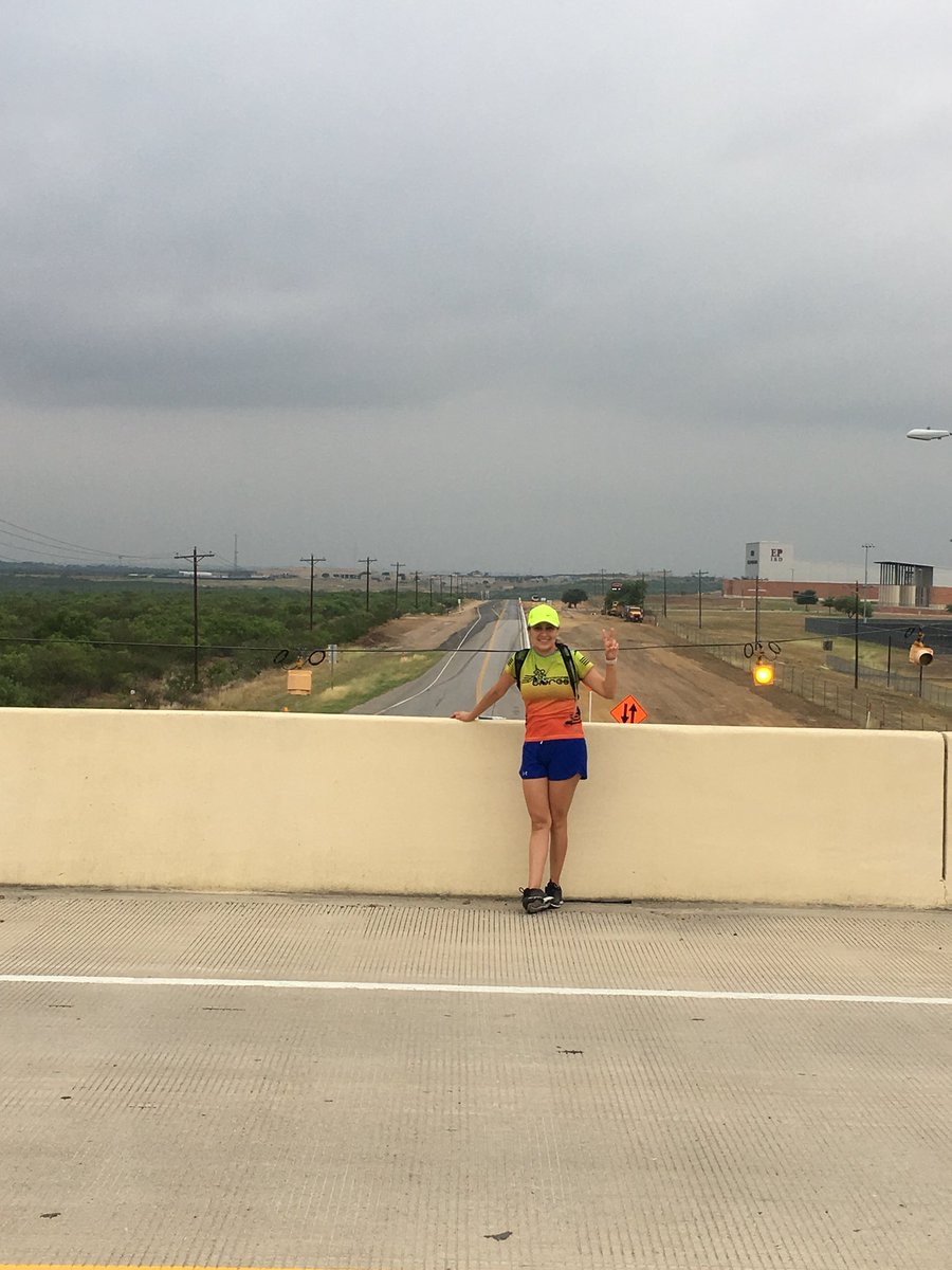 AynosSonia's tweet photo. Hoy tocó carretera #19Kms de diversión para una excelente mañana nublada.
#YoElegiCorrer rumbo a @21kCoahuila
#FelizDomimgo 😉✌🏼💋💋 https://t.co/vyK05bv4AB