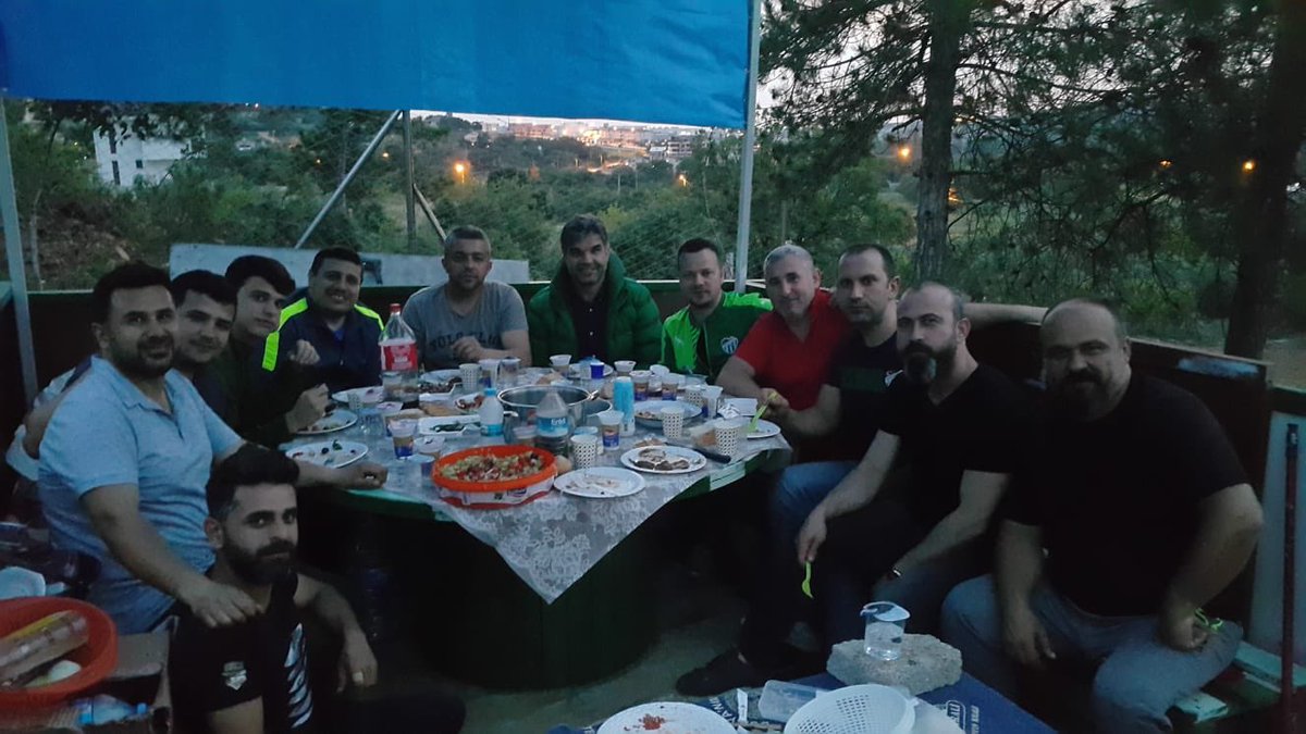 NottinghamBursa's tweet photo. İftarımızı yaptık, kongre için istişare yapıyoruz https://t.co/1rK9DLPhJr