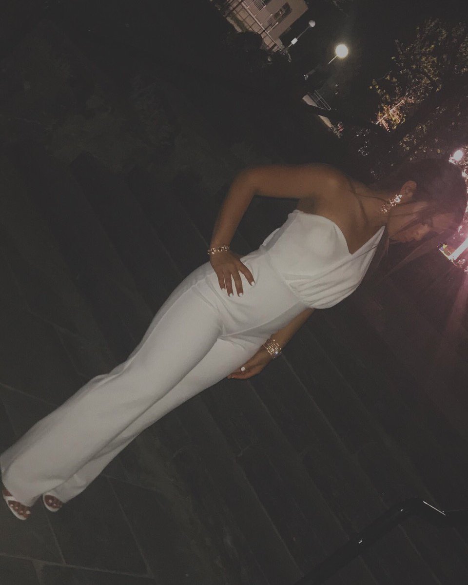 kiarra_beshaw's tweet photo. Rock that all white when I’m feelin godly 🥀 #prommm https://t.co/fE0sEWLdV9