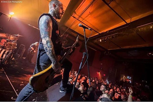 Cancer Bats Montreal You Ready To Party Jaye Bone Malone Sure Is Lets Get Freaky Zukshoots Cancerbats Reapwhatyoufreak Pouzzafest Via Cancerbats On Instagram T Co Bpf4phcvpm