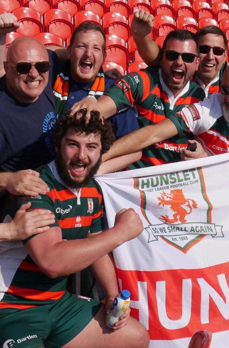 GazEvans03's tweet photo. @jackwalton95 IN IT TOGETHER ๐๐๐ #headrub #ultras #hunslet https://t.co/72jBhnSBhN
