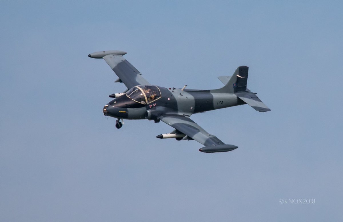 foxyknoxy99's tweet image. A few more #Strikemaster #avgeek pics from #Hawarden. @StrikeDisplayUK returning safely