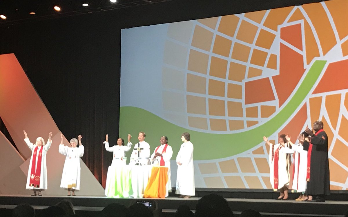 revdionneb's tweet photo. Host conference bishop and Nine female bishops (five women of color) gathered at God’s sacred table to serve communion. THIS is true Pentecost! GLORY TO GOD! #PentecostSunday #UMWAssembly2018 https://t.co/U1fnSHYTU9