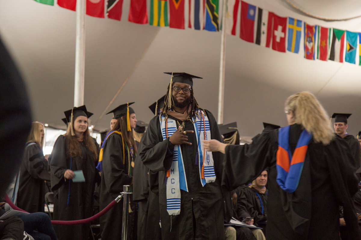 chieffjav's tweet image. College graduate 💼✅