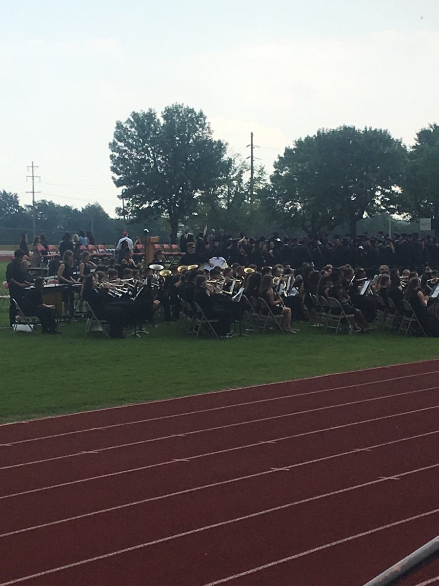 SPSR6's tweet image. The SPSR6 Band sounds wonderful today! #WeAreSikeston #Grad18