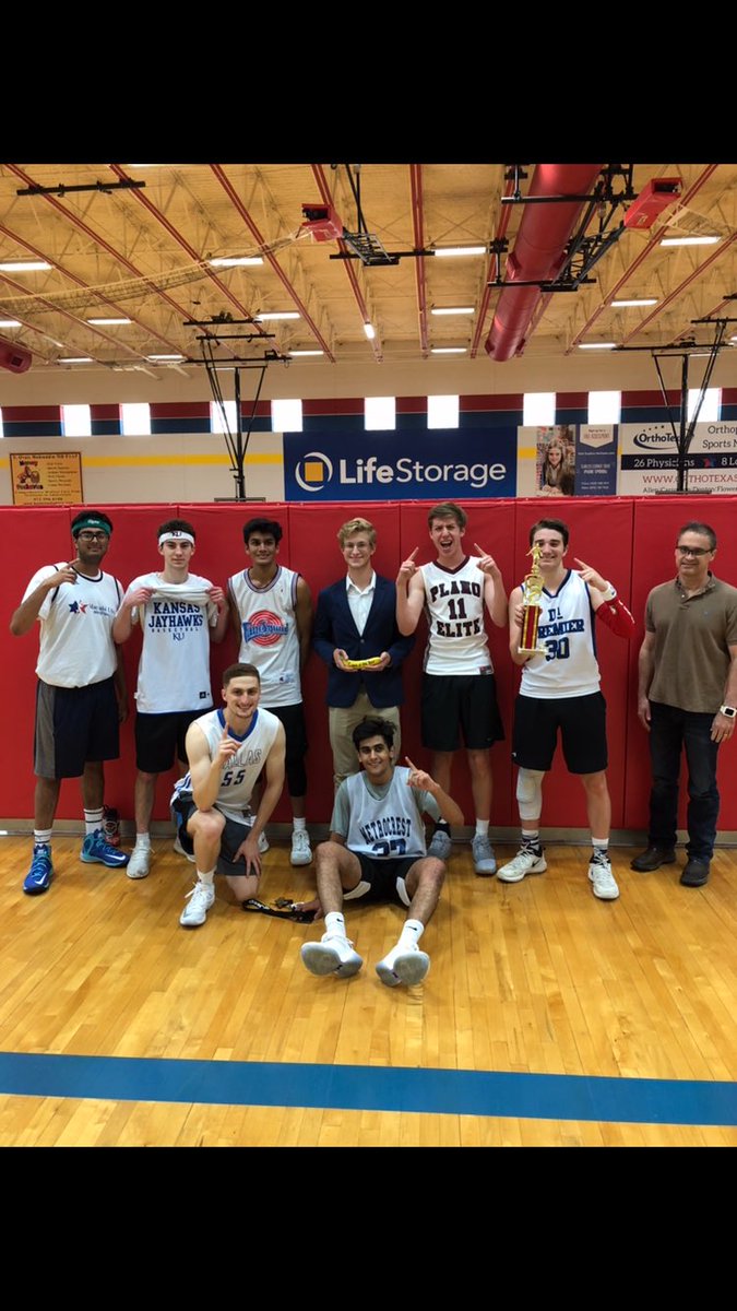 yunghoopahs's tweet photo. After an extremely close game, the 808s beat Trust The Process and superstar Cooper Slay. Kapilan Viswanathan and Daniel Shaw both played with torn ACLs. We are now the PSA Spring B League Division 1 Champions. It has been an honor obliterating every PSA team in our path. https://t.co/FIaioVjDL2